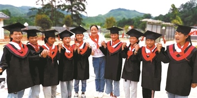 2019年底,一名女生家里遭遇重大变故,为能从心理上及时帮助她渡过难关